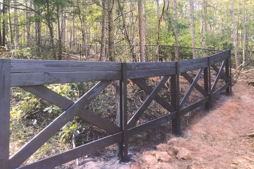 Fence wood ranch black crossed 01a